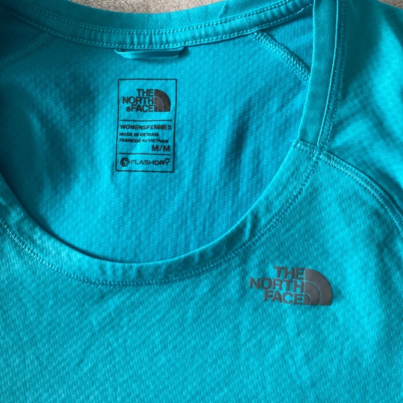The North Face women’s flashdry flight series T-shirt M - Picture 2 of 4